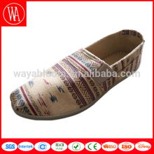 wholesale chaussures en toile de couleur bon marché glissent sur plat Mesdames Lady femmes appartements en toile bohème mocassins chaussures femmes